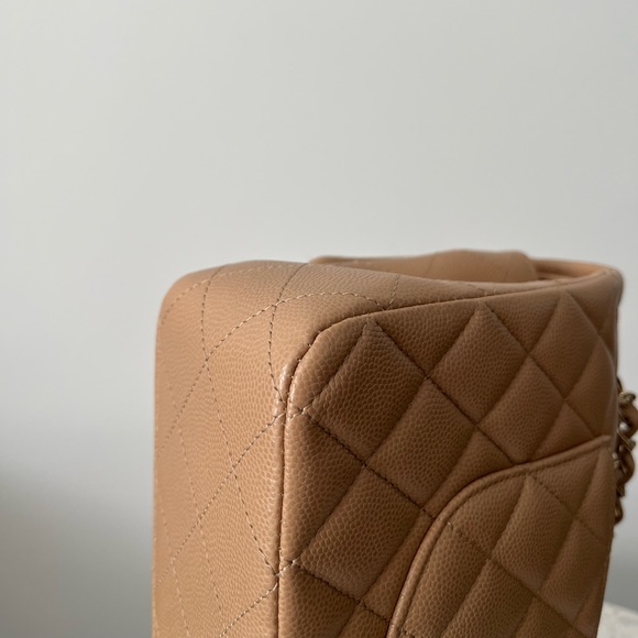 Chanel 19B dark beige caviar medium classic flap - Picture 7 of 15